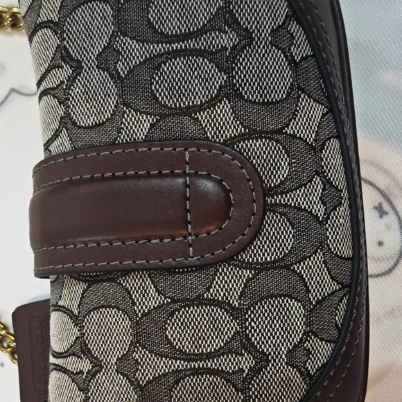 Coach Chain Shoulder Bag - Picture 10 of 11